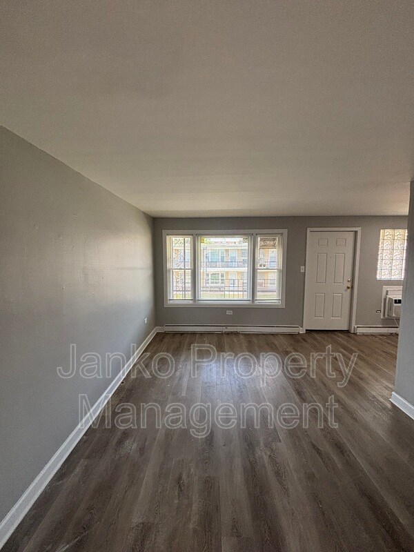 Building Photo - 2113 W 119th St