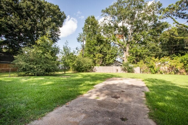 Building Photo - 106 Doc Duhon St