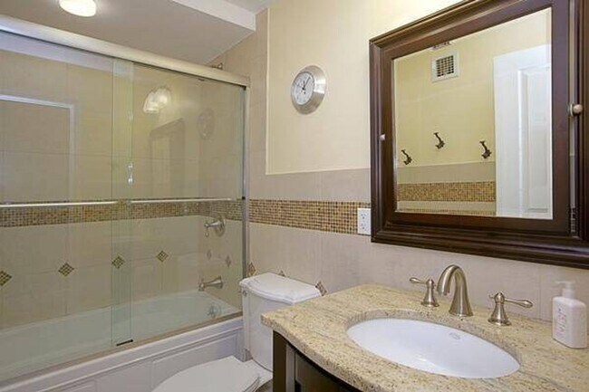 Building Photo - SEPTEMBER 1 North End 2 bedroom