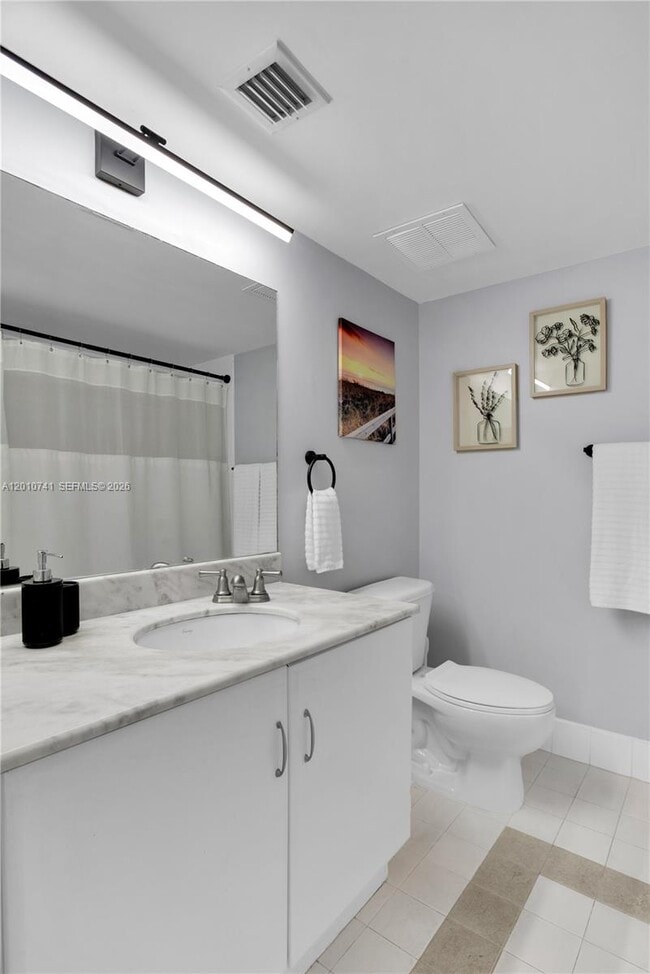 Building Photo - 1200 Brickell Bay Dr
