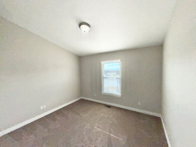 Building Photo - WELCOME HOME!