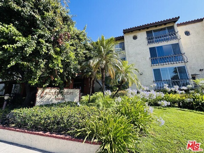 Building Photo - 12830 Burbank Blvd
