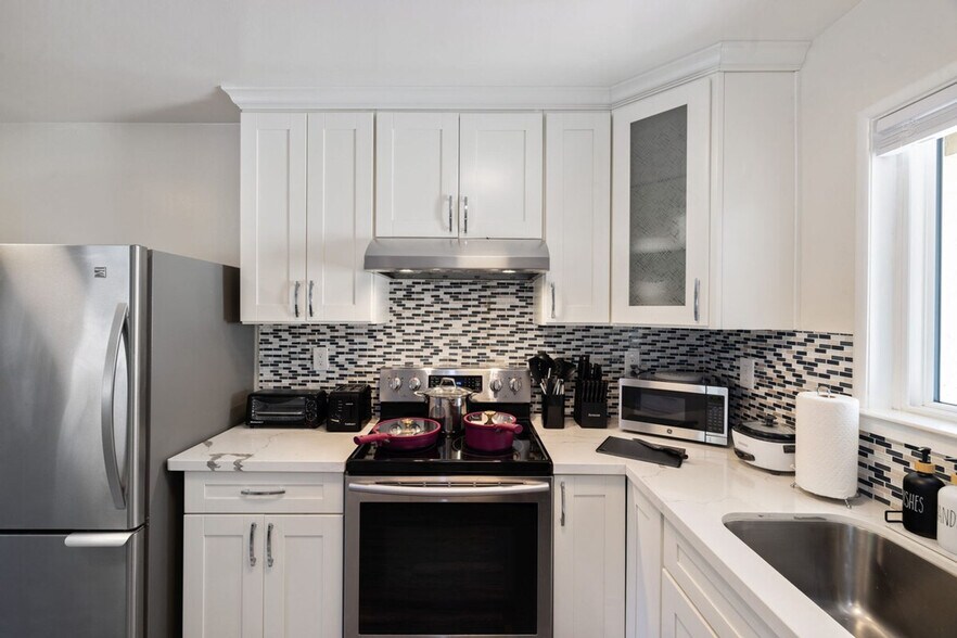 Building Photo - 919 Redbird Dr