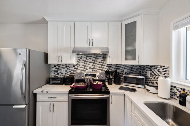 Building Photo - 919 Redbird Dr