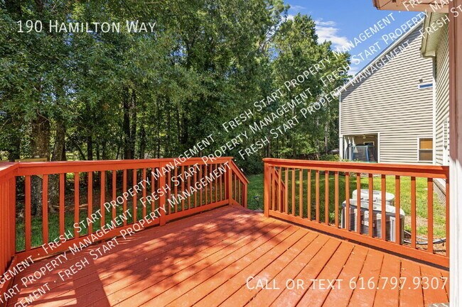 Building Photo - 190 Hamilton Way