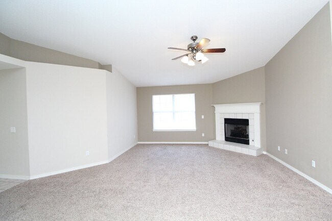 Building Photo - Southwest Pensacola 3BR Home with Open Floor Plan, Fireplace & Fenced Backyard