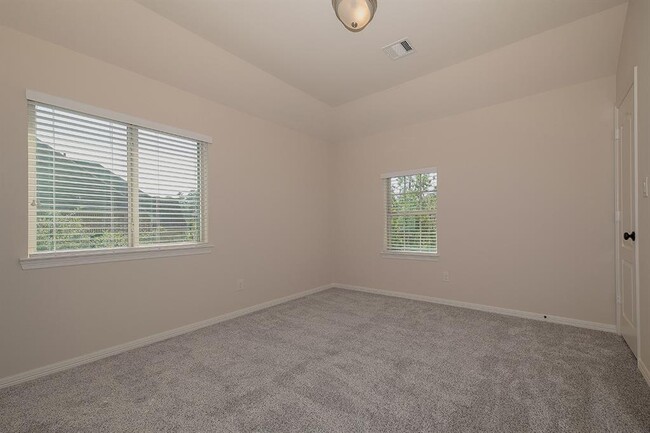 Building Photo - 8858 Van Allen Dr