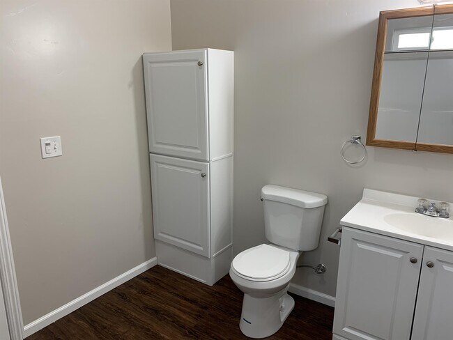 Building Photo - 13076 Ridge Rd