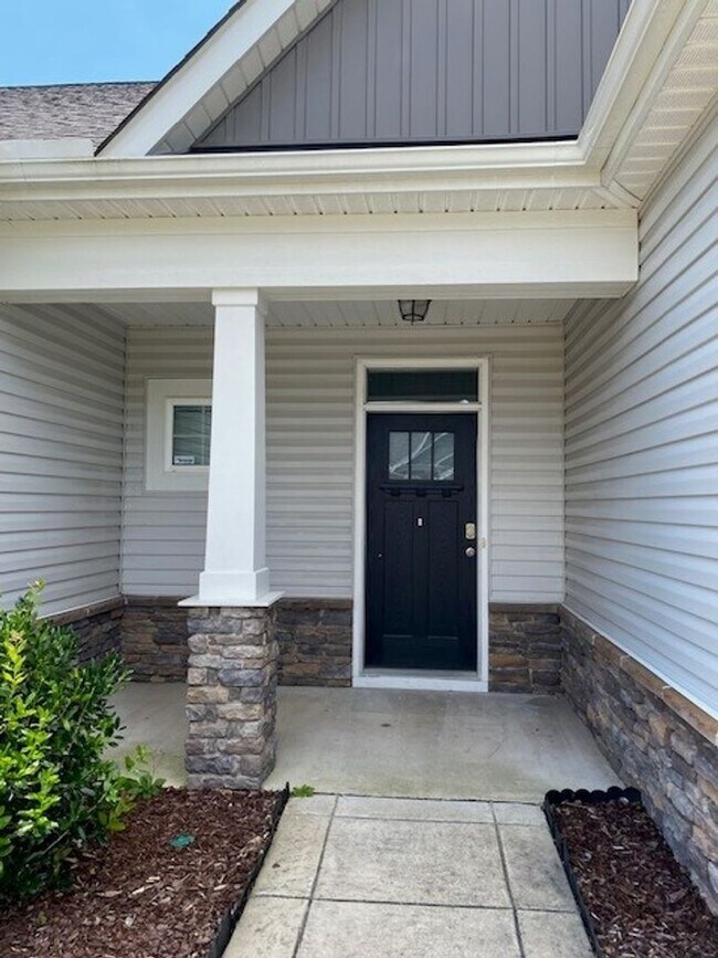 Building Photo - 1541 Eastbourne Dr