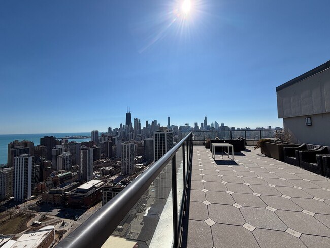 Building Photo - 1660 N La Salle Dr