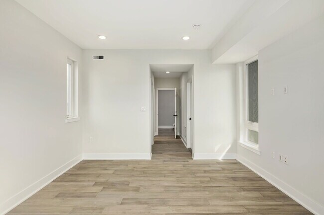 Building Photo - 2537 Grays Ferry Ave