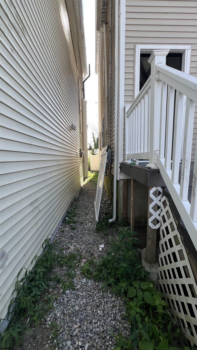 Building Photo - 216 N South Carolina Ave