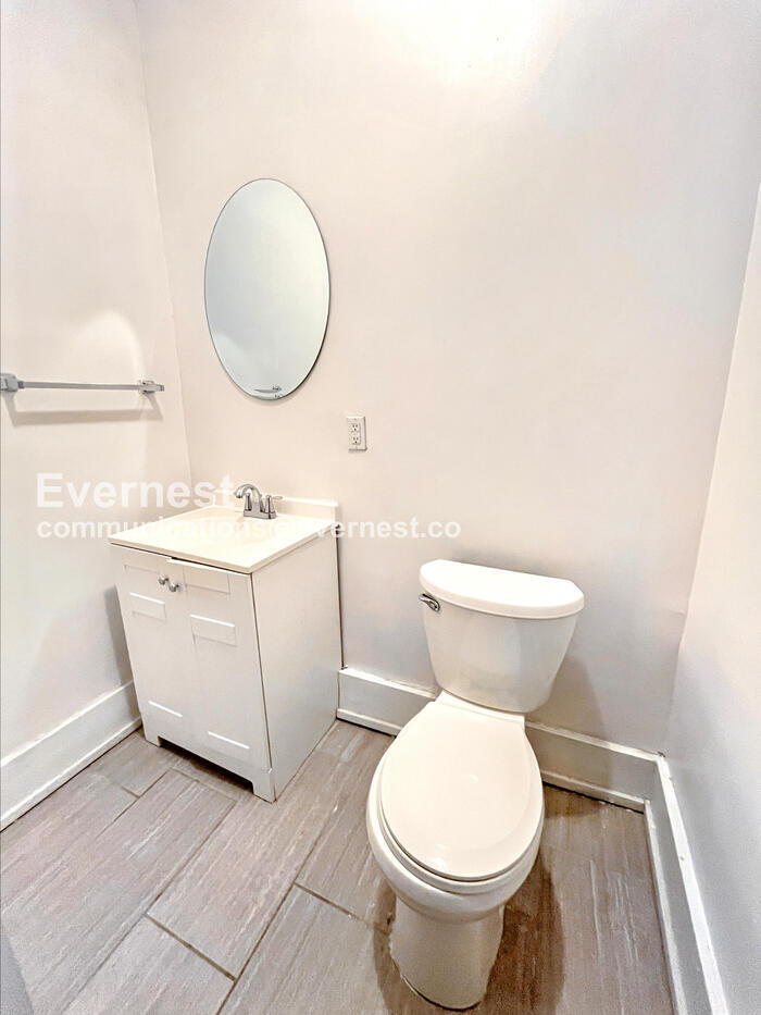 Building Photo - 9429 Brush St