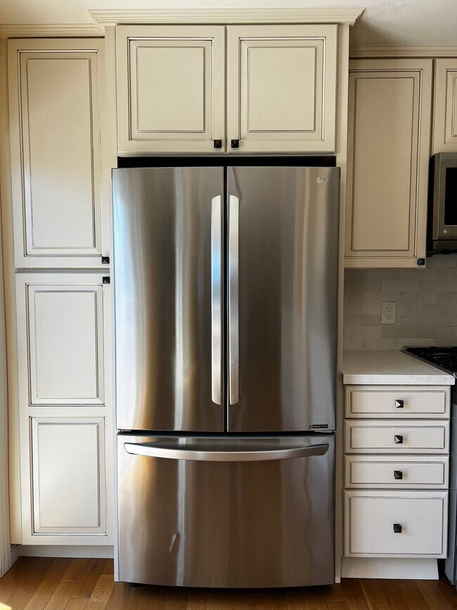 Building Photo - 580 Vista Ave