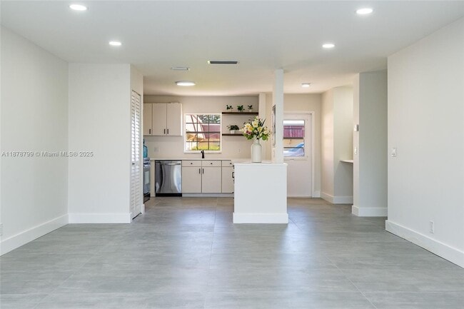 Building Photo - 604 Laconia Cir