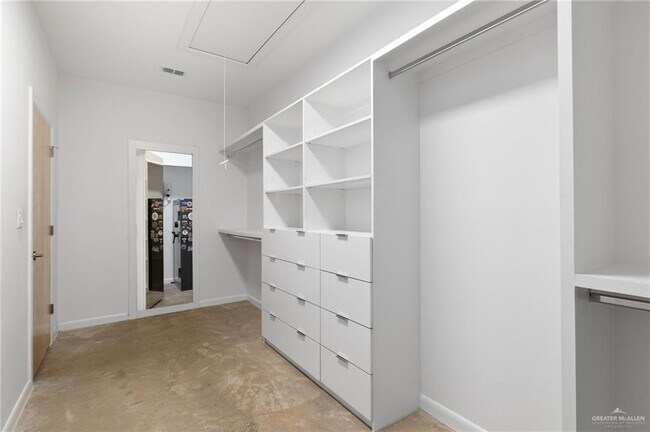 Building Photo - 35 Silverton Cir