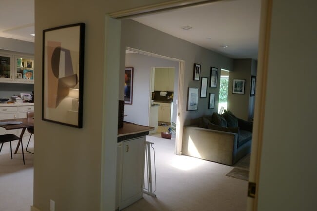 Building Photo - Coming Soon! Cozy home in South Pasadena.