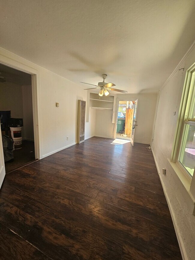 Building Photo - 658 Washington Ave