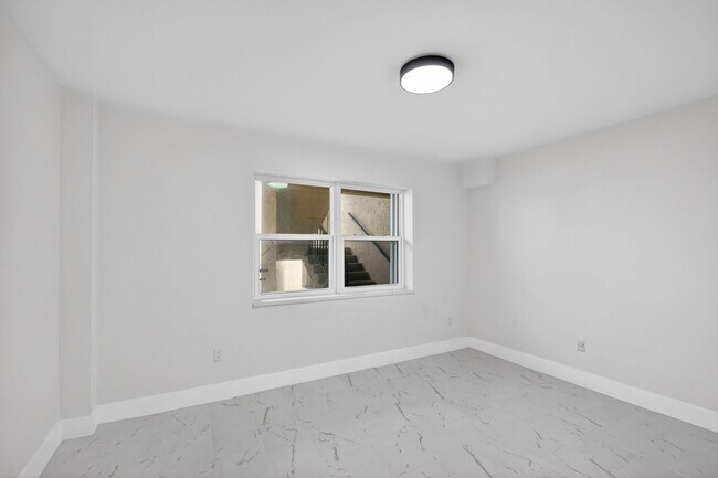 Building Photo - 896 N Federal Hwy