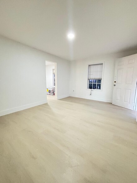 Building Photo - 2035 NW 26th St