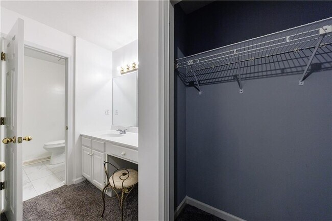 Building Photo - 27306 Plantation Dr NE