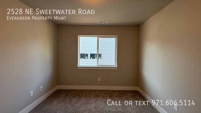 Building Photo - 2528 NE Sweetwater Rd