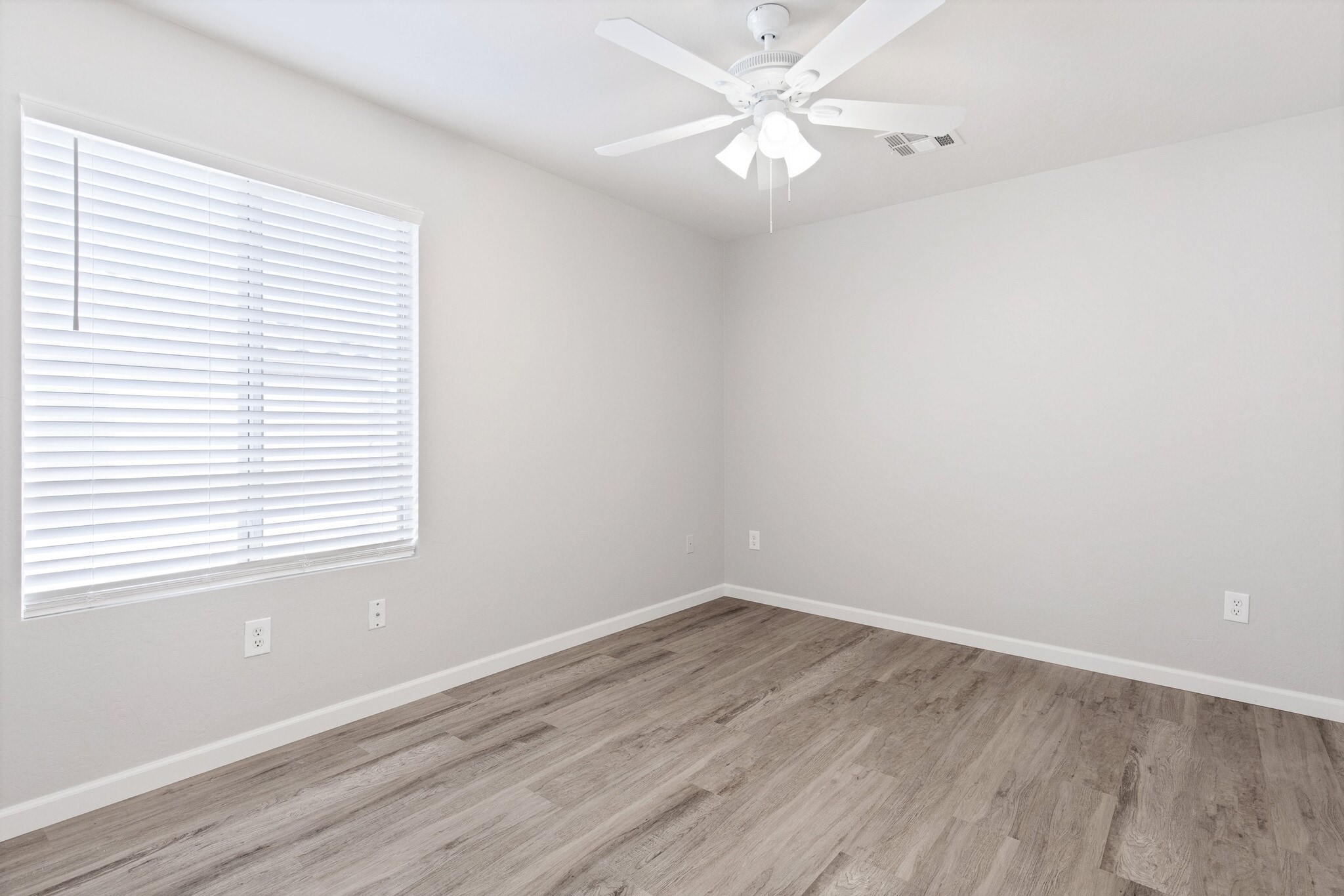 2nd Bedroom - 664 E Mariposa Pl