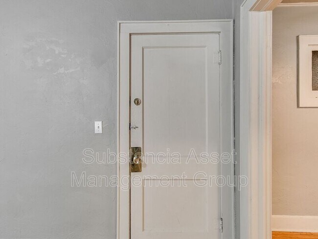 Building Photo - 429 NW 11th St