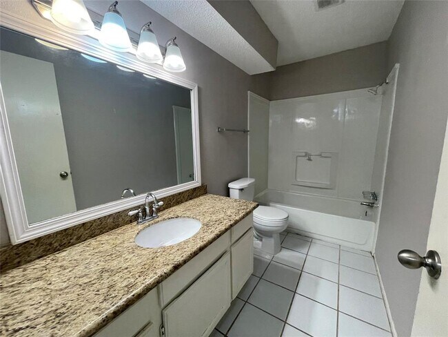 Building Photo - 12318 Braesridge Dr