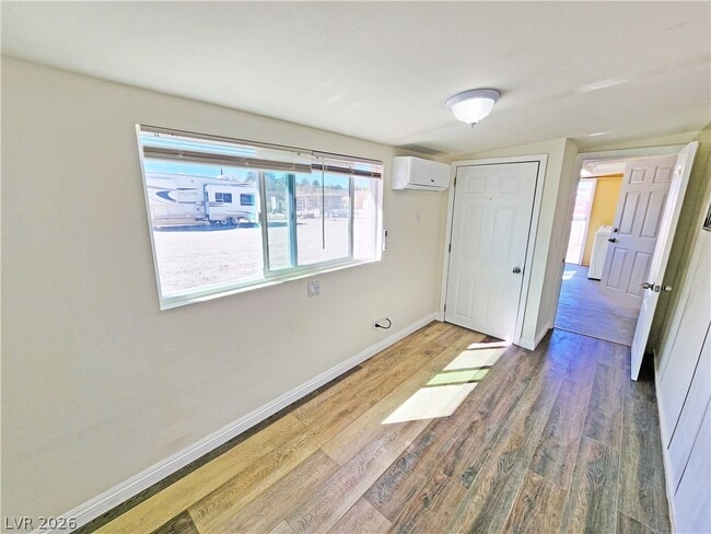 Building Photo - 1080 W Windsong Ln