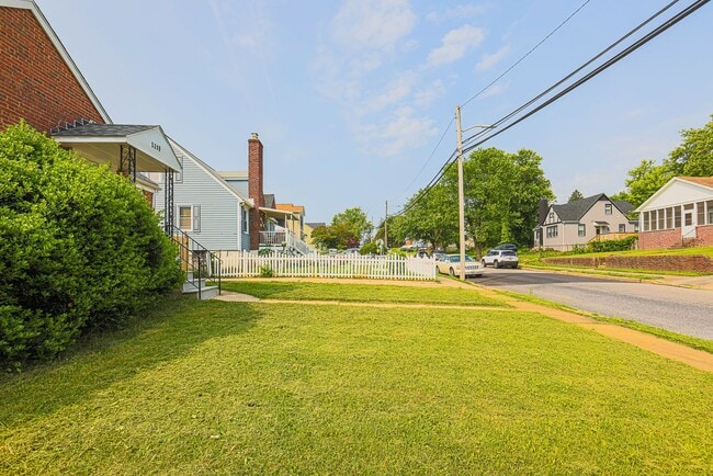 Building Photo - 5319 Plainfield Ave