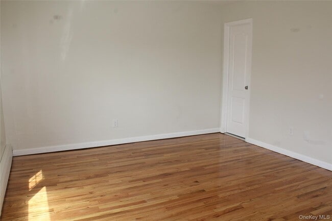 Building Photo - 274 Robinson Ave