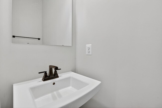 Building Photo - 19753 Grn Vlg Dr