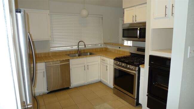 Building Photo - 7015 Caladero Dr