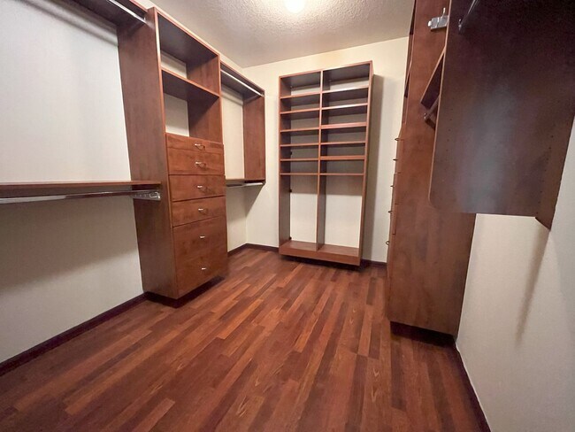 Building Photo - Elegant 5-Bedroom + Bonus Room Home with Modern Upgrades and Serene Outdoor Space