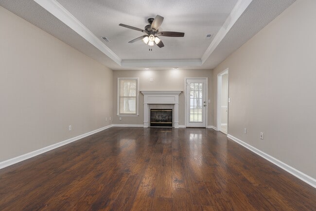 Building Photo - 102 Bordeaux Ln