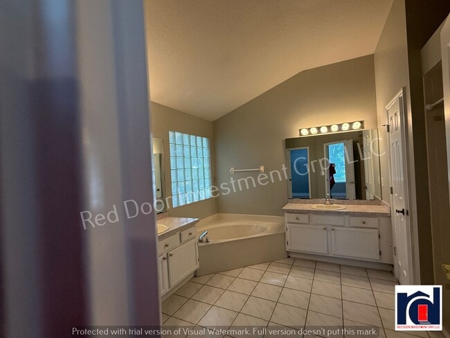 Building Photo - 3 Bedroom 2 Bath + Office Home~Ready for Move In!