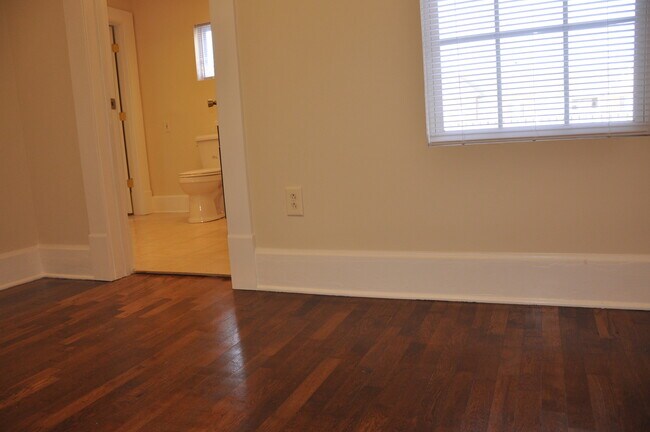 Building Photo - Walk to Campus - Pre-Leasing Now for the F...