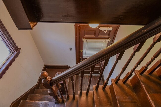 Building Photo - 407-409-409 Bolton St