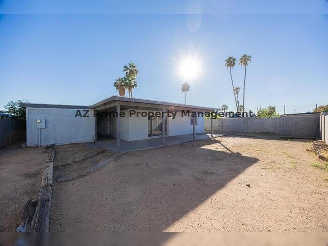 Building Photo - 1838 E Enid Ave