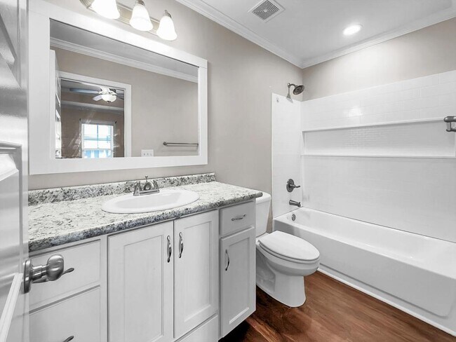 Building Photo - 1739 Eli Pl