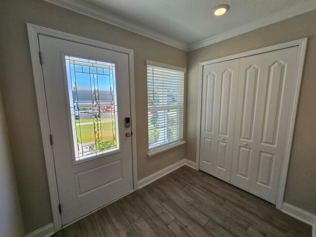 Building Photo - Sawmill Branch 4 Bedroom 2 Bath 3 Car Gara...