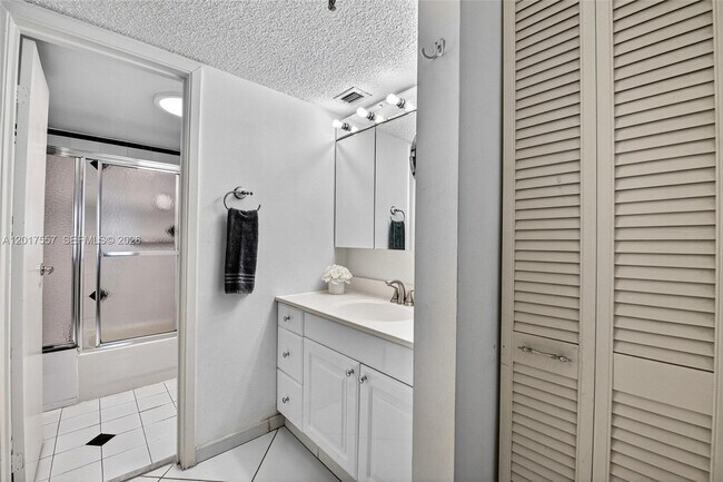 Building Photo - 2401 Collins Ave