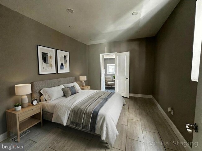 Building Photo - 6142 Larchwood Ave