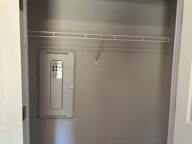 Building Photo - 3667 Hidden Valley Cir
