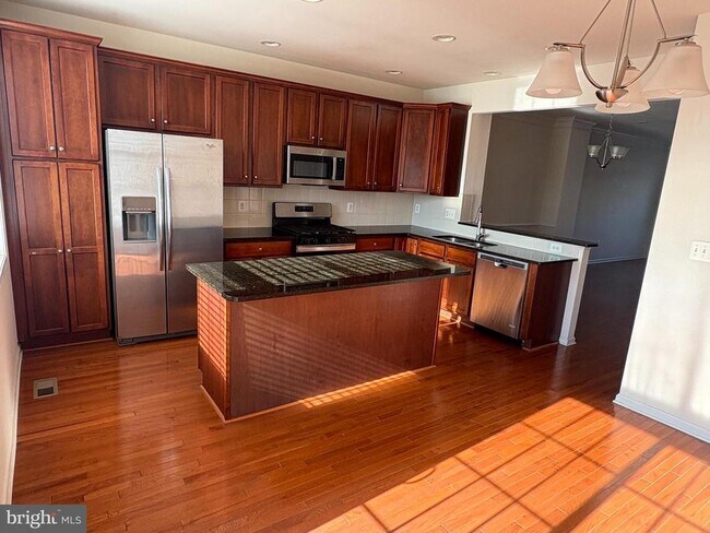 Building Photo - 43141 Whelplehill Terrace