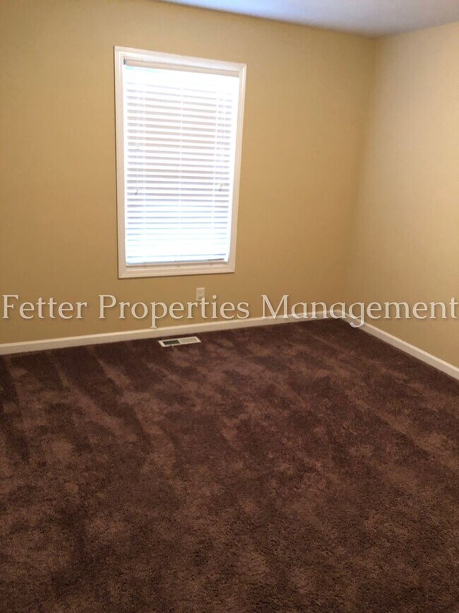 Building Photo - 3 Bedroom Newburgh Home!!