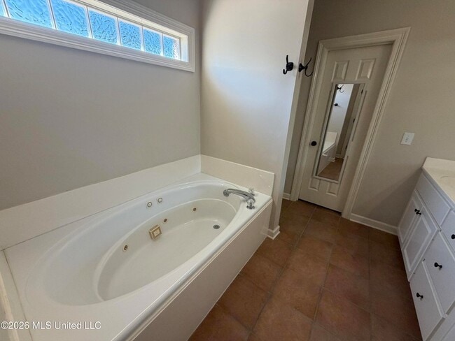 Building Photo - 436 Madison Oaks Dr