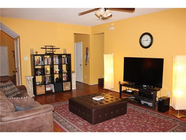 Building Photo - 2425 Collier Dr