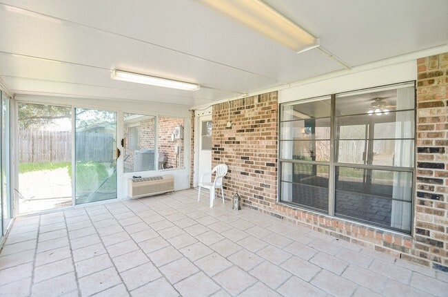 Building Photo - 17518 Autumn Trails Ln